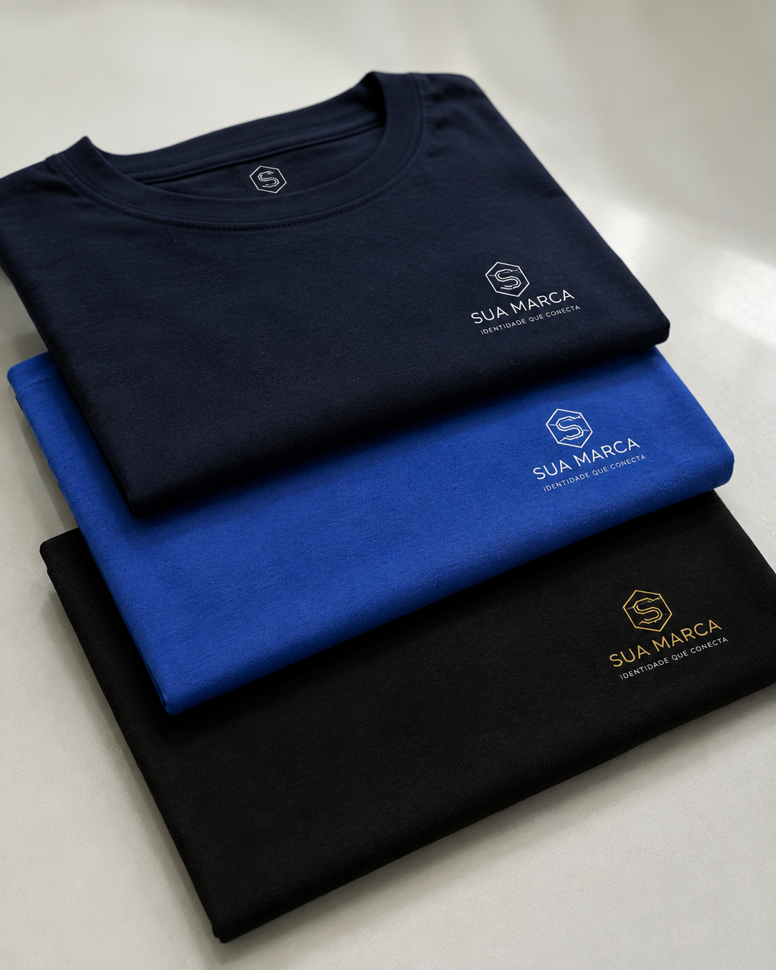 Camisas de algodão personalizadas empilhadas
